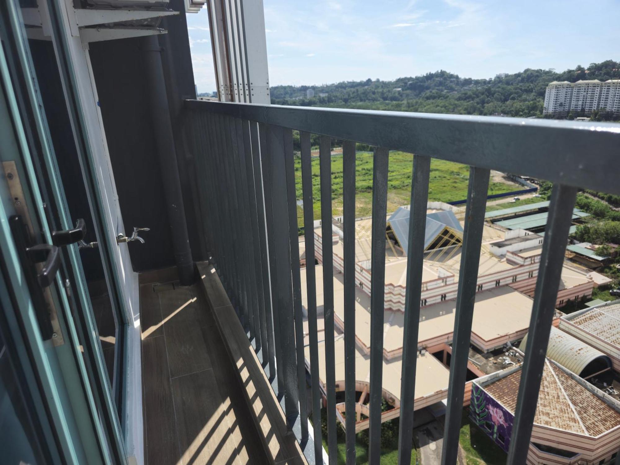 Apartment Baysuites Likas By Alawa Homes *